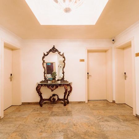 Golden Hotel Пристина Екстериор снимка