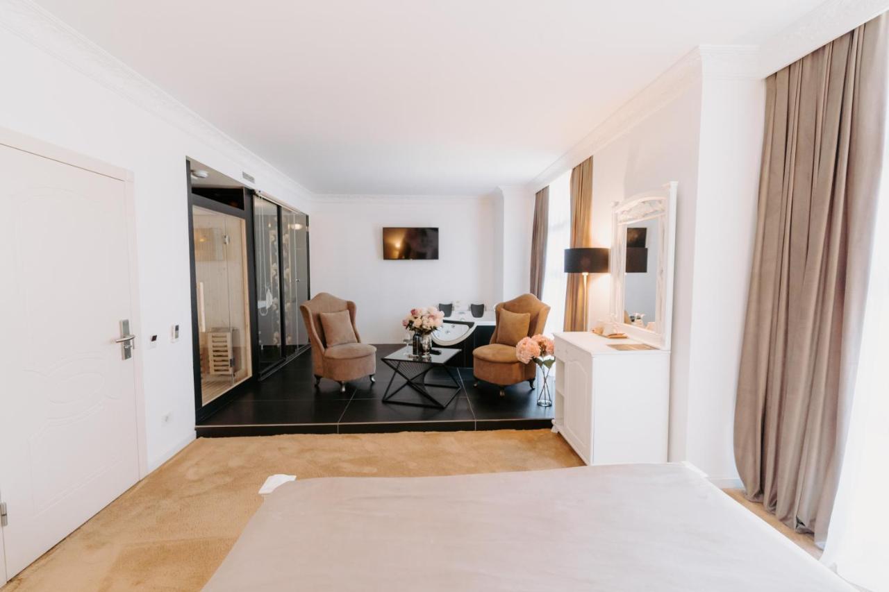Golden Hotel Пристина Екстериор снимка