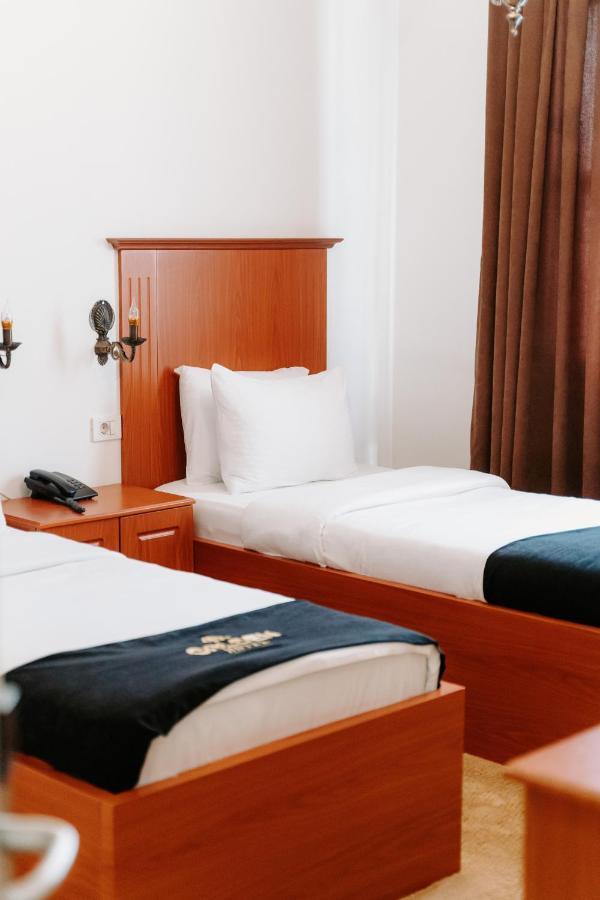 Golden Hotel Пристина Екстериор снимка