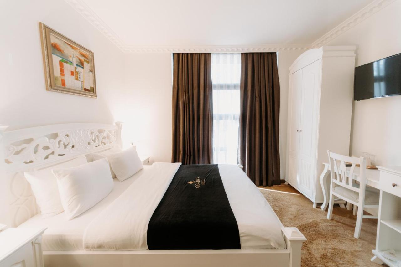 Golden Hotel Пристина Екстериор снимка