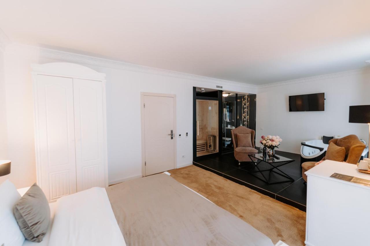 Golden Hotel Пристина Екстериор снимка