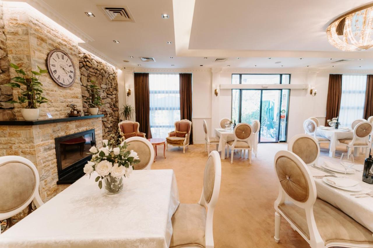 Golden Hotel Пристина Екстериор снимка